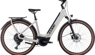 Cube Touring Hybrid Pro 625